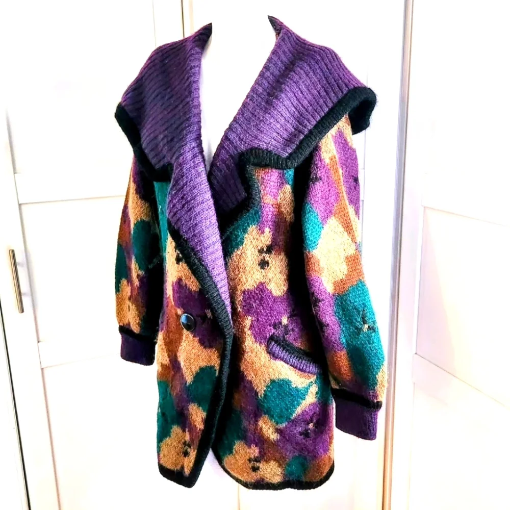 Chunky Abstract Cardigan - Picture 2 of 7